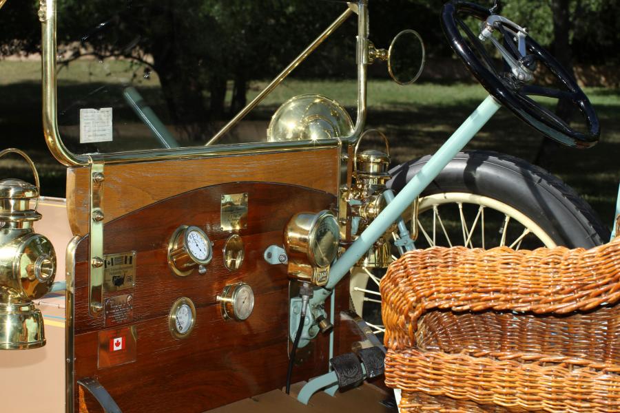 Интерьер Napier Garden Car 1911 года  (фото 3 из 8)
